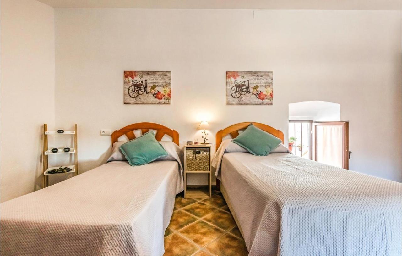 Pet Friendly Home In Hornachuelos With Kitchen Exterior photo